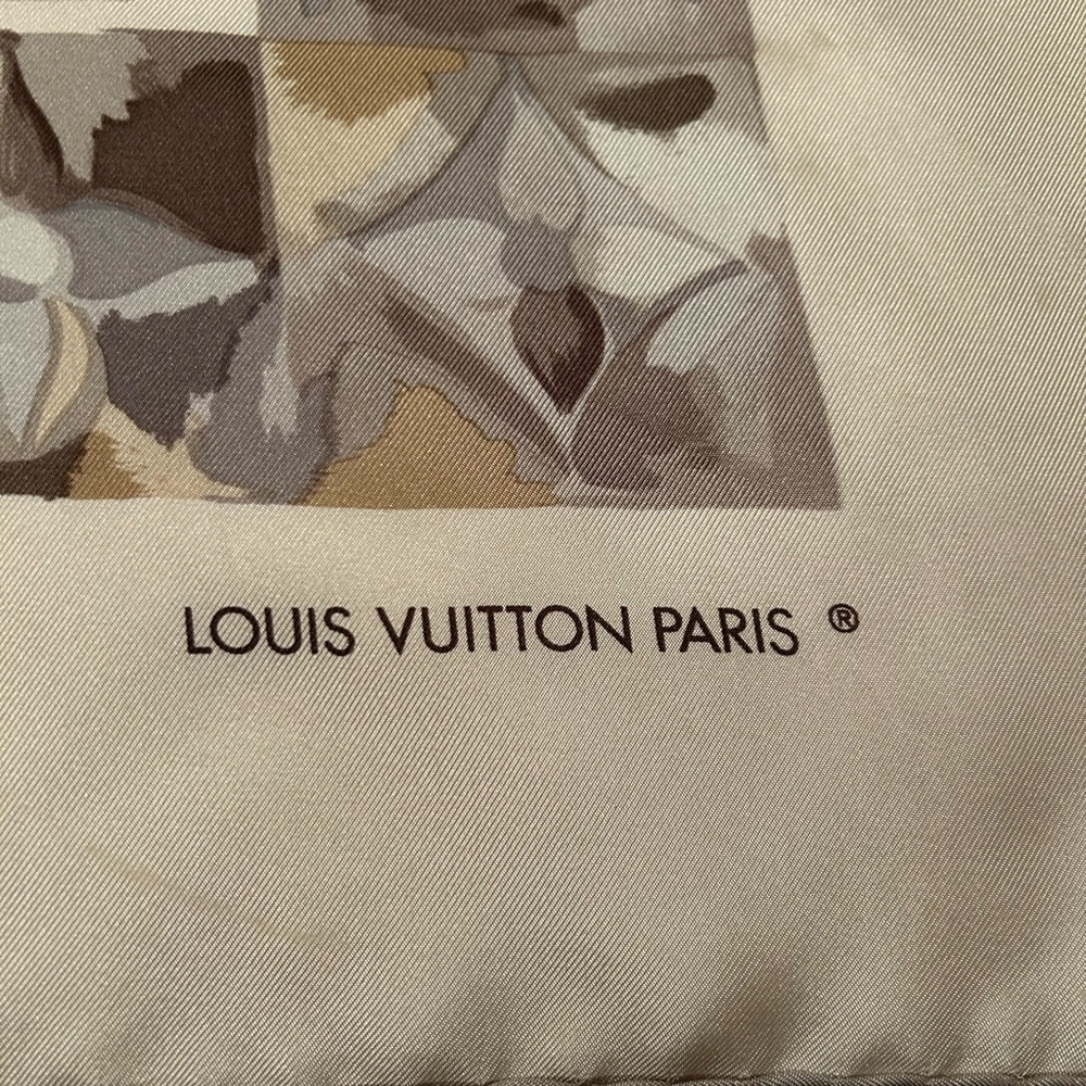 Louis Vuitton silk Au Fil De Temps Square Scarf 35x35 - Picture 8 of 11